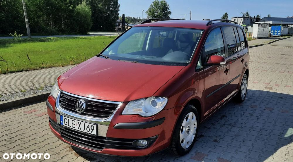 Volkswagen Touran 1.9 TDI DSG Conceptline - 1