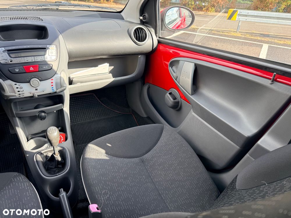 Peugeot 107 1.0 Urban Move - 26