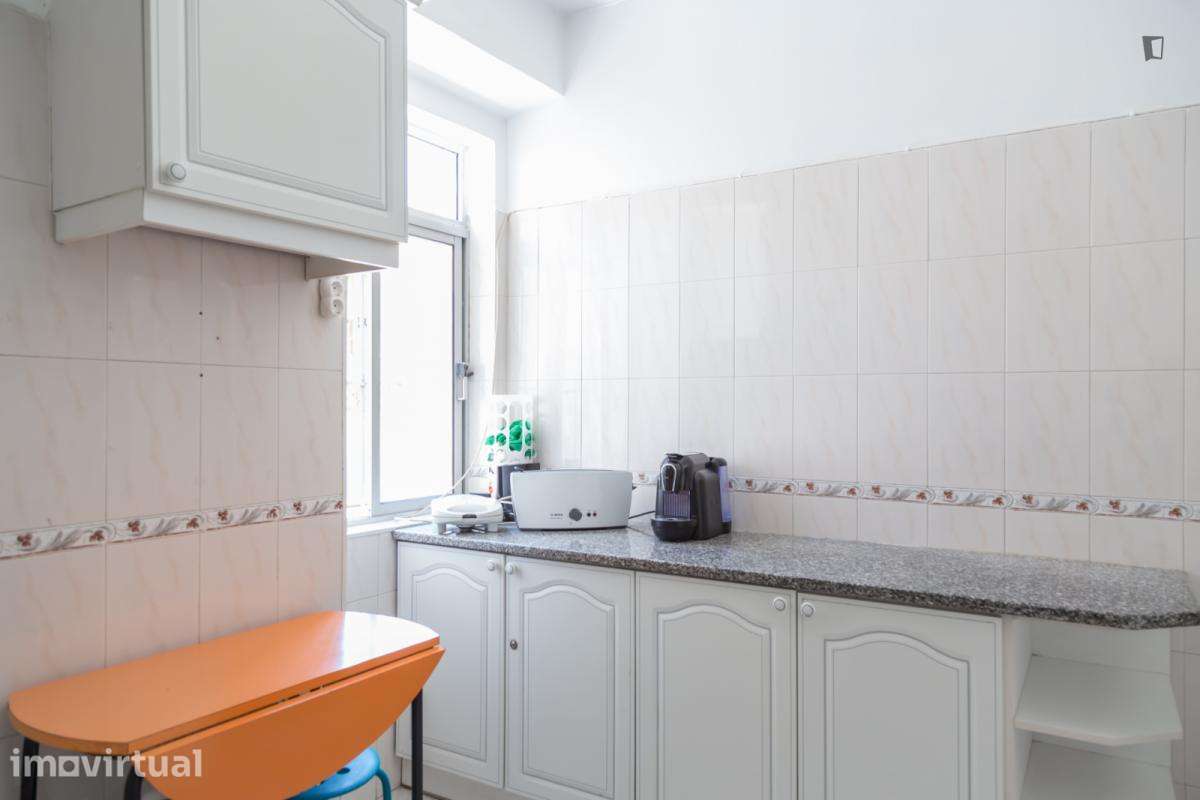 Quarto - localizado em Penha de França Lisbon - Grande imagem: 4/12