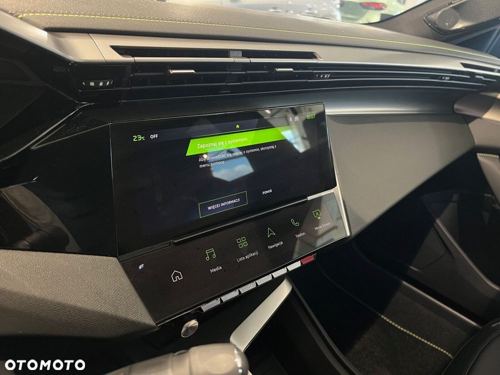 Peugeot 408 - 18