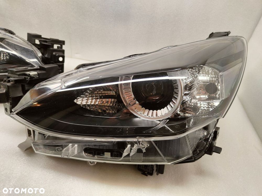 mazda 2 dj full led komplet lamp przód d43n51030, d43n51040 - 2
