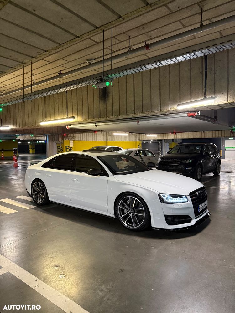Audi S8 Plus - 17