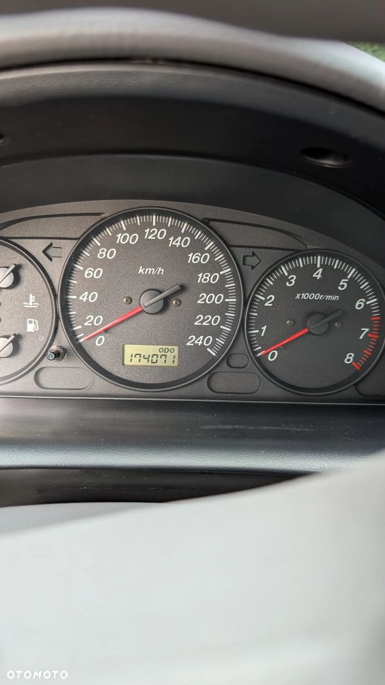 Mazda 626 2.0 - 8