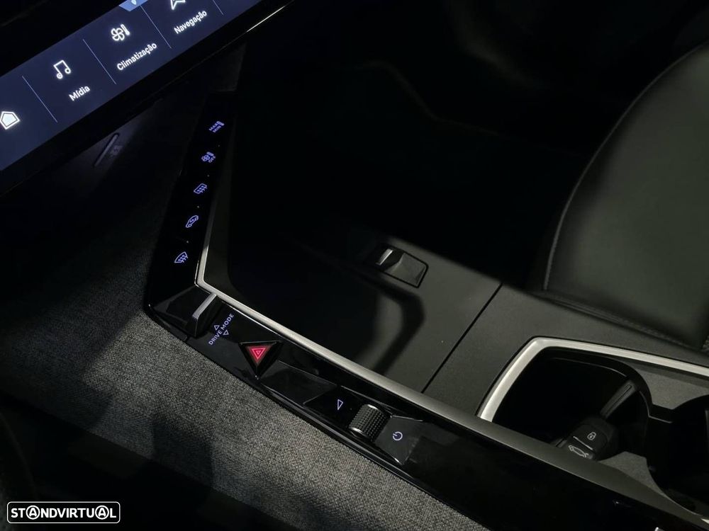 Peugeot 5008 Hybrid 136 e-DSC GT - 8