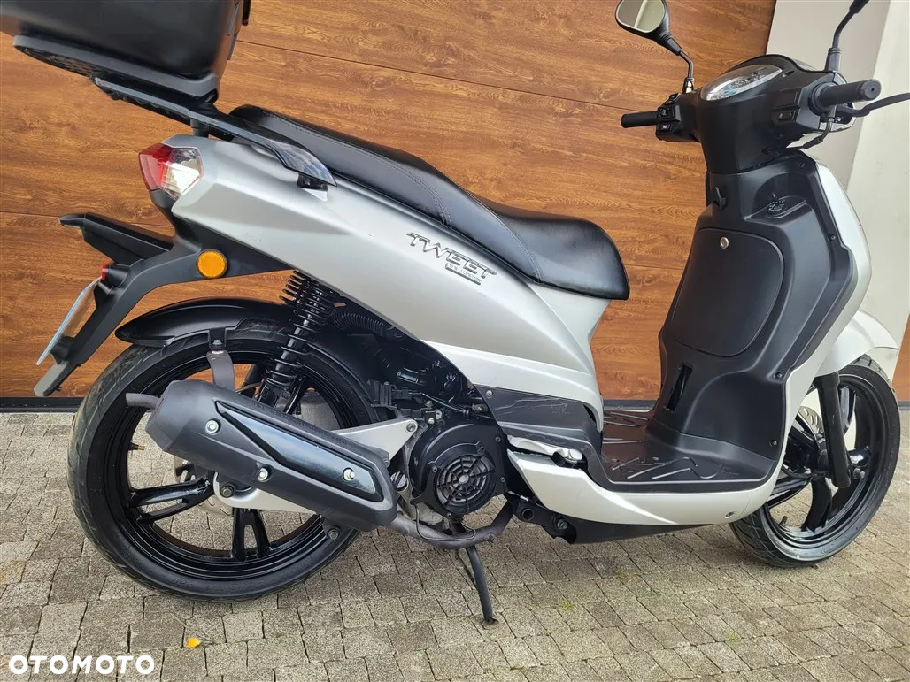 Peugeot Tweet - 13