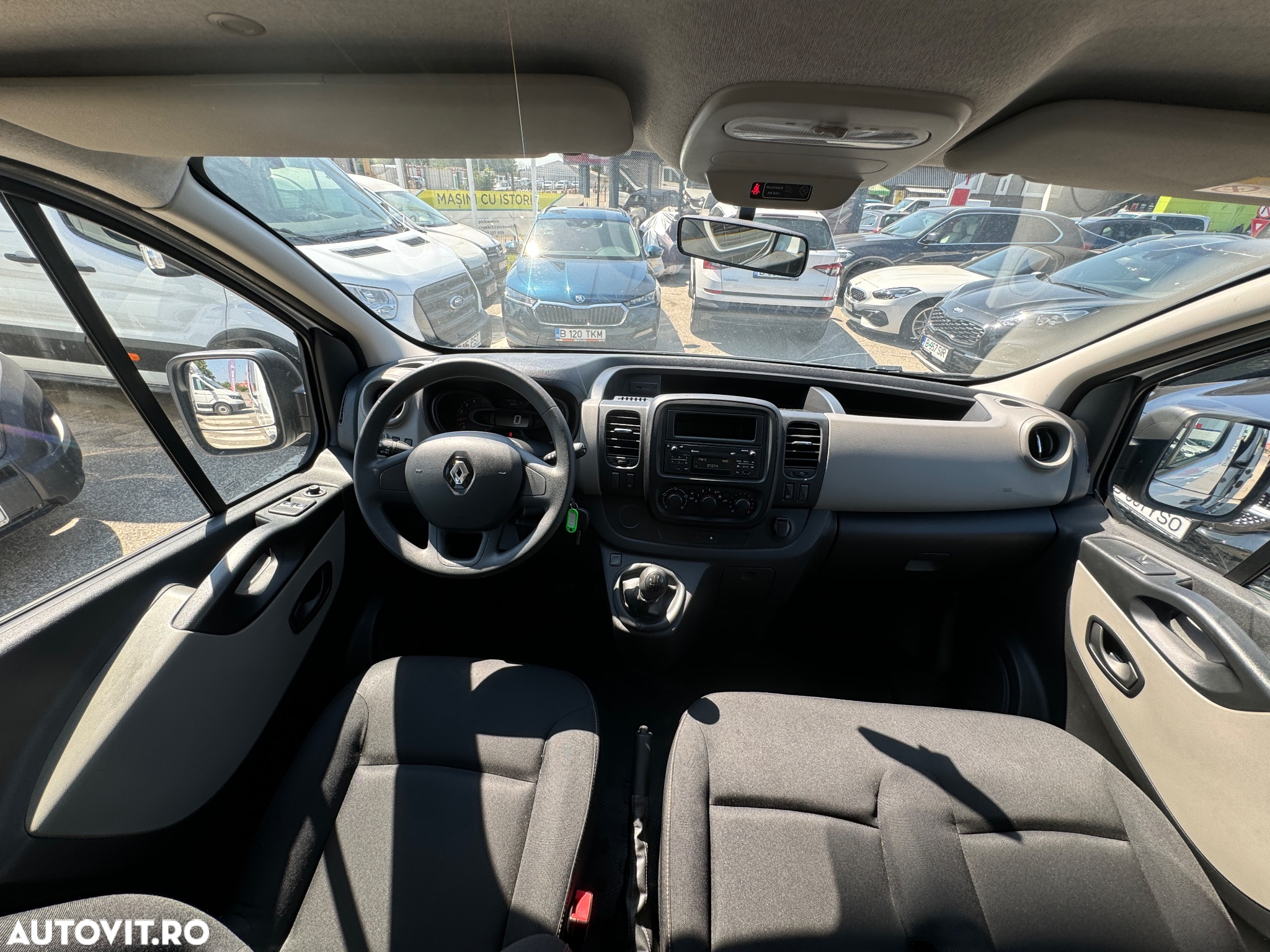 Renault Trafic - 15