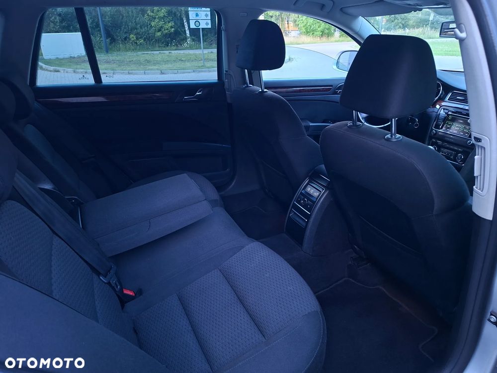 Skoda Superb 2.0 TDI 4x4 Elegance - 8