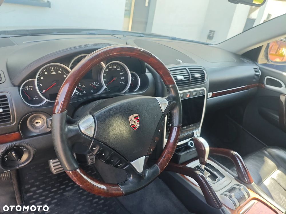 Porsche Cayenne - 7