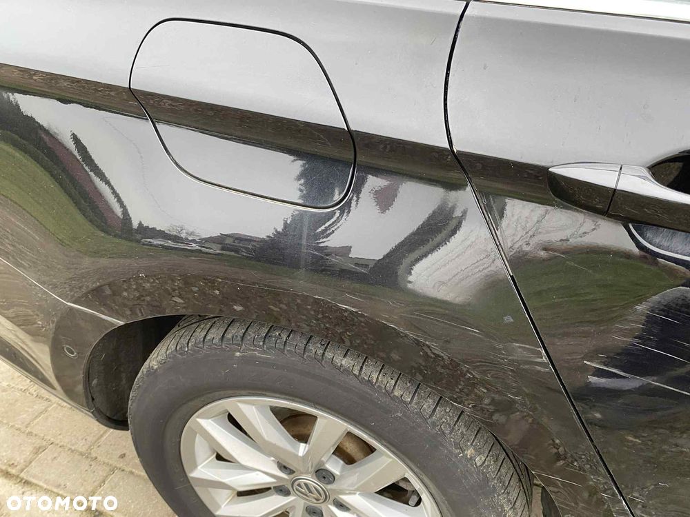 Volkswagen Passat Variant 1.6 TDI SCR DSG - 25