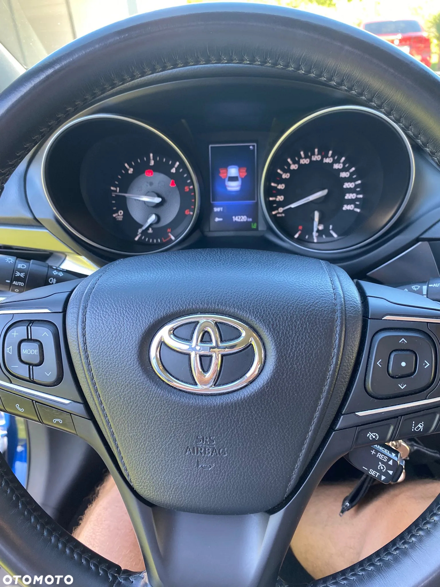 Toyota Avensis 2.0 D-4D Premium - 8