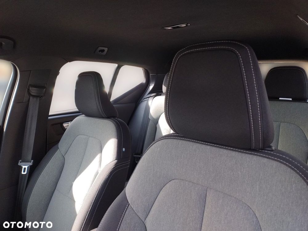 Volvo XC 40 B3 Plus Dark - 11