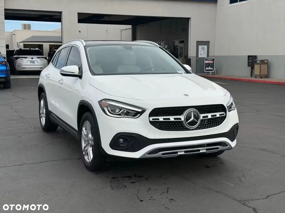 Mercedes-Benz GLA 250 4Matic 7G-DCT - 1