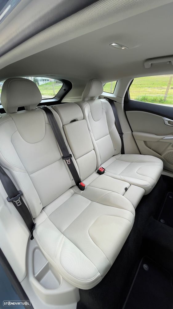 Volvo V40 D2 Kinetic - 12