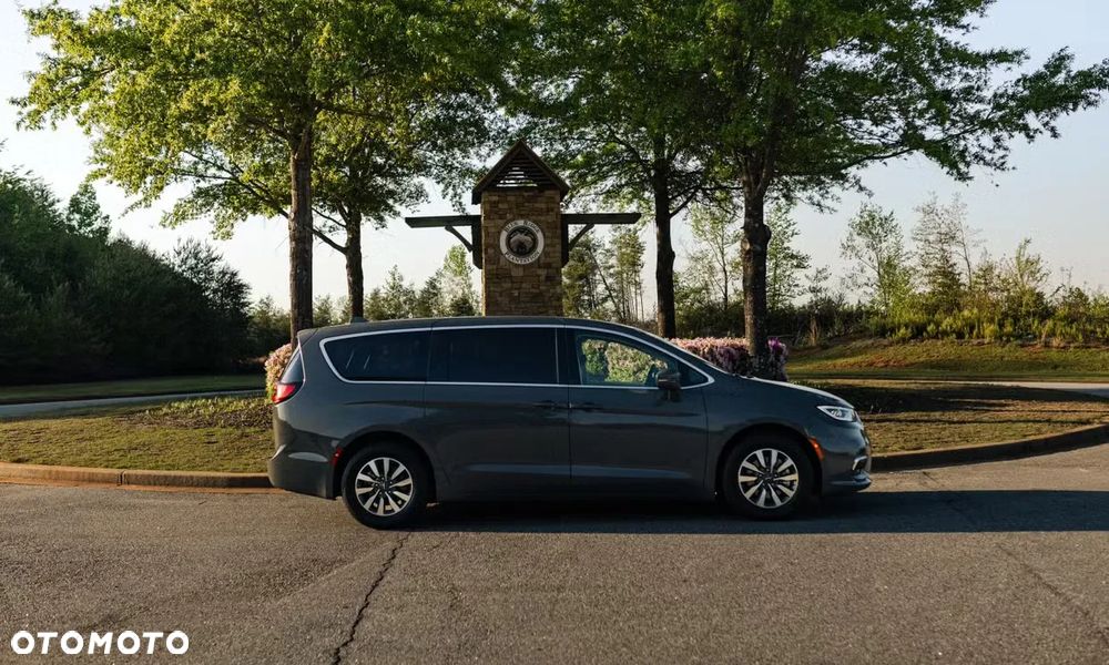 Chrysler Pacifica - 3