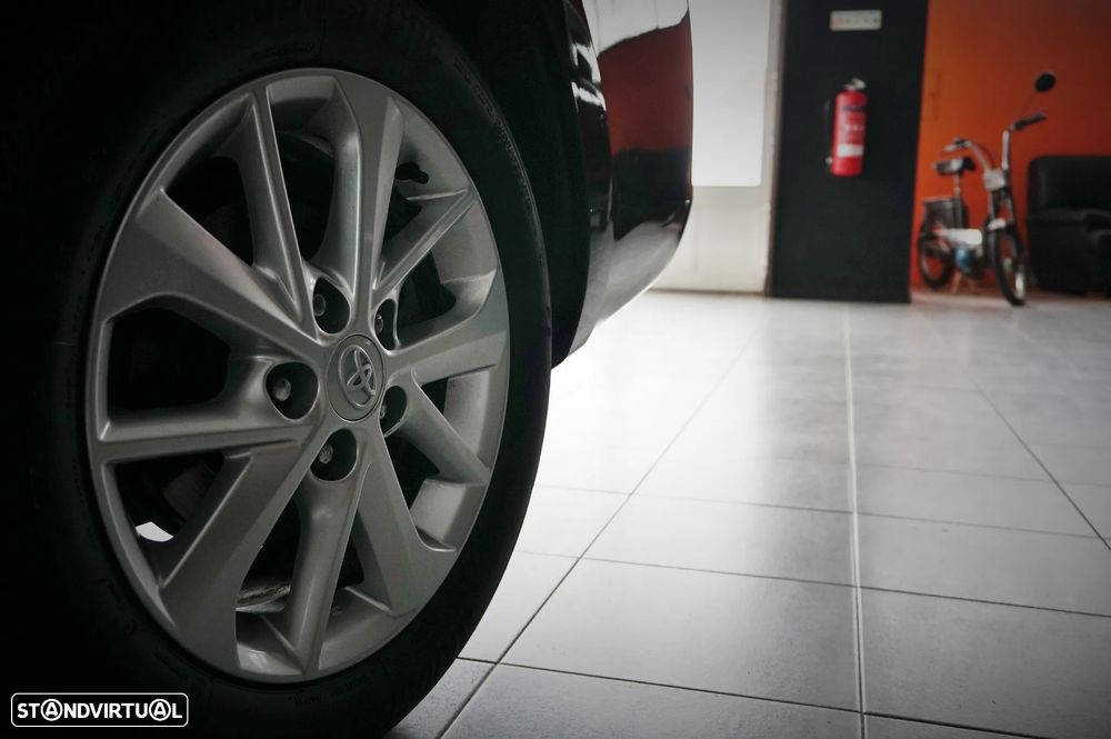Toyota Auris Touring Sports 1.33 VVT-i Active+AC - 24