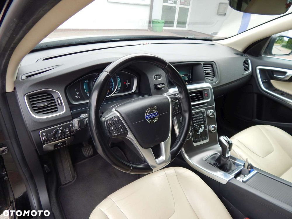 Volvo S60 D4 Drive-E Momentum - 17