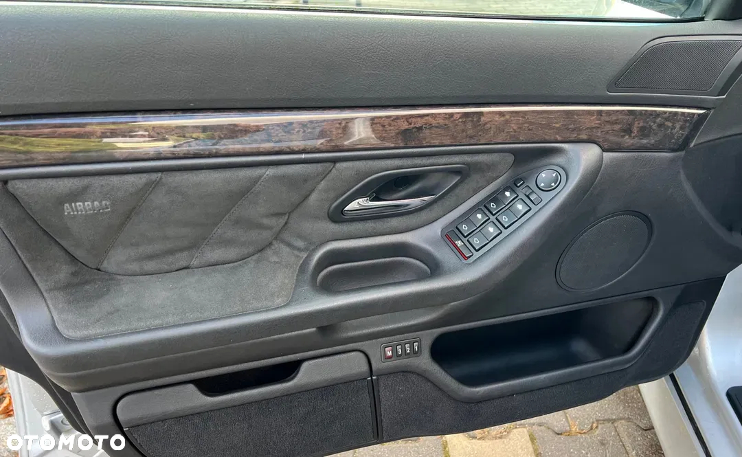 BMW Seria 7 735i L - 8