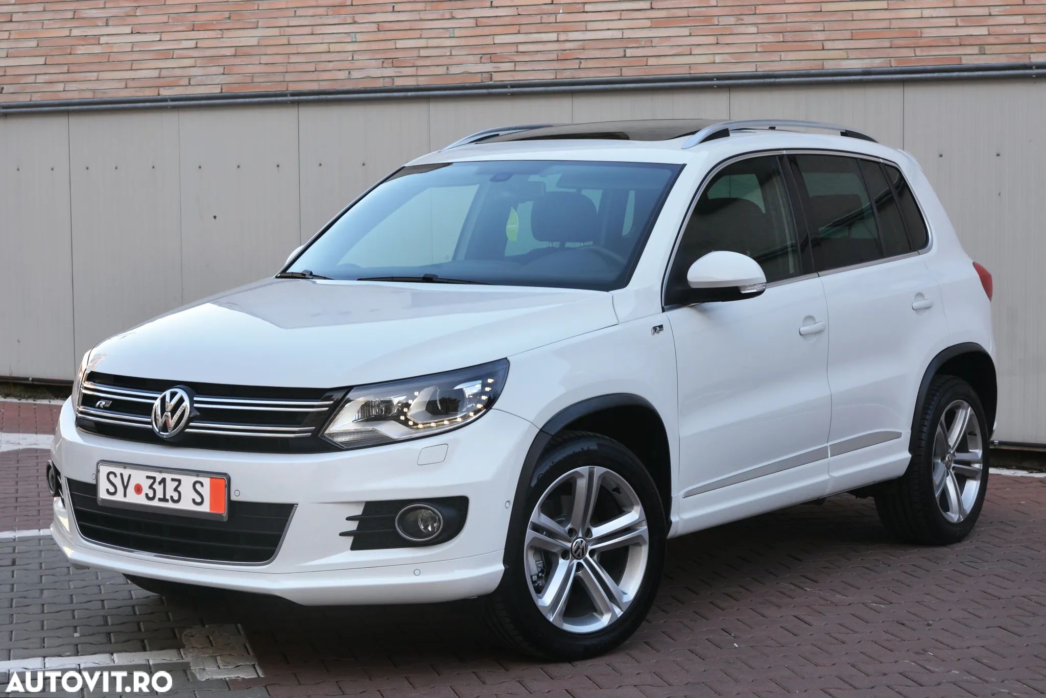 Volkswagen Tiguan 2.0 TDI DPF 4Motion BlueMotion Technology DSG Sport & Style - 1