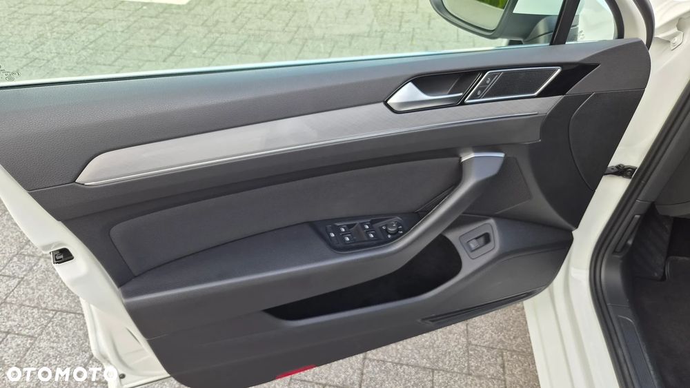Volkswagen Passat Variant 2.0 TDI BMT Highline DSG - 25
