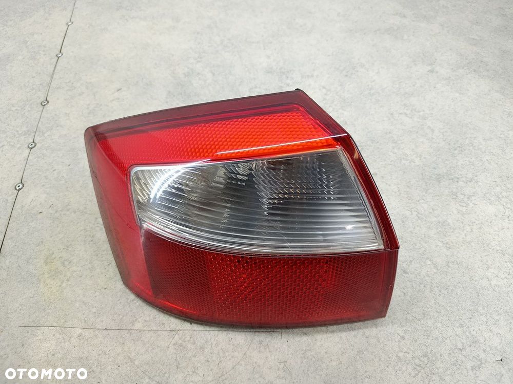 LAMPA TYLNA LEWA AUDI A4 B6 8E0945095 SEDAN - 3