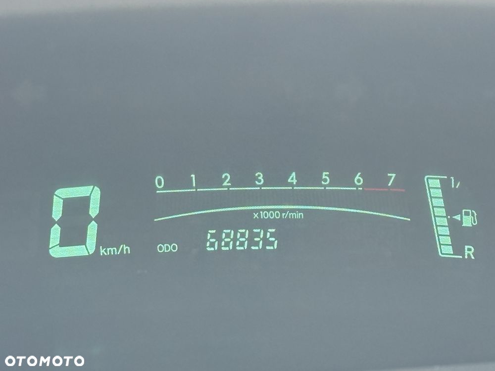 Toyota Yaris - 8