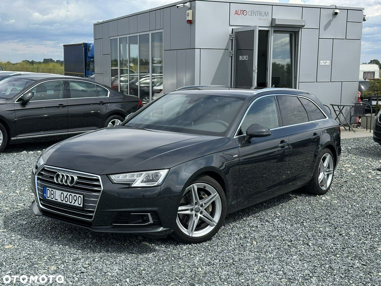 Audi A4 Avant 40 TDI quattro S tronic S line - 1