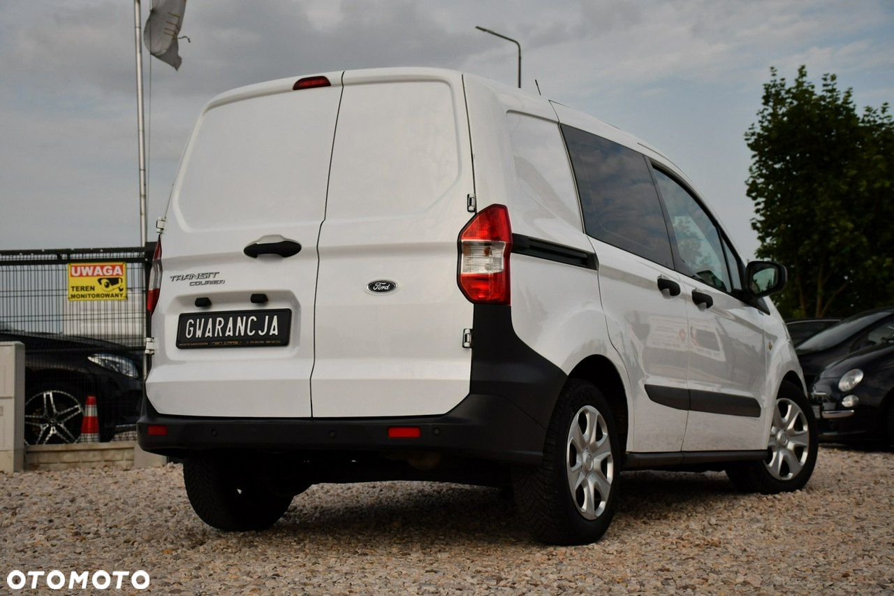 Ford Transit Courier - 24