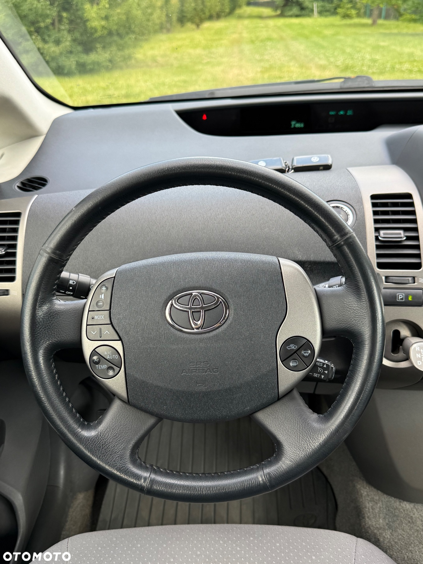 Toyota Prius 1.5 VVT-i Sol - 4