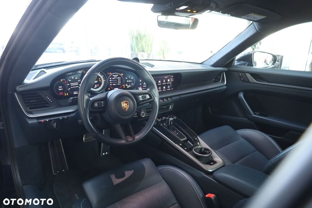 Porsche 911 Carrera 4S - 8