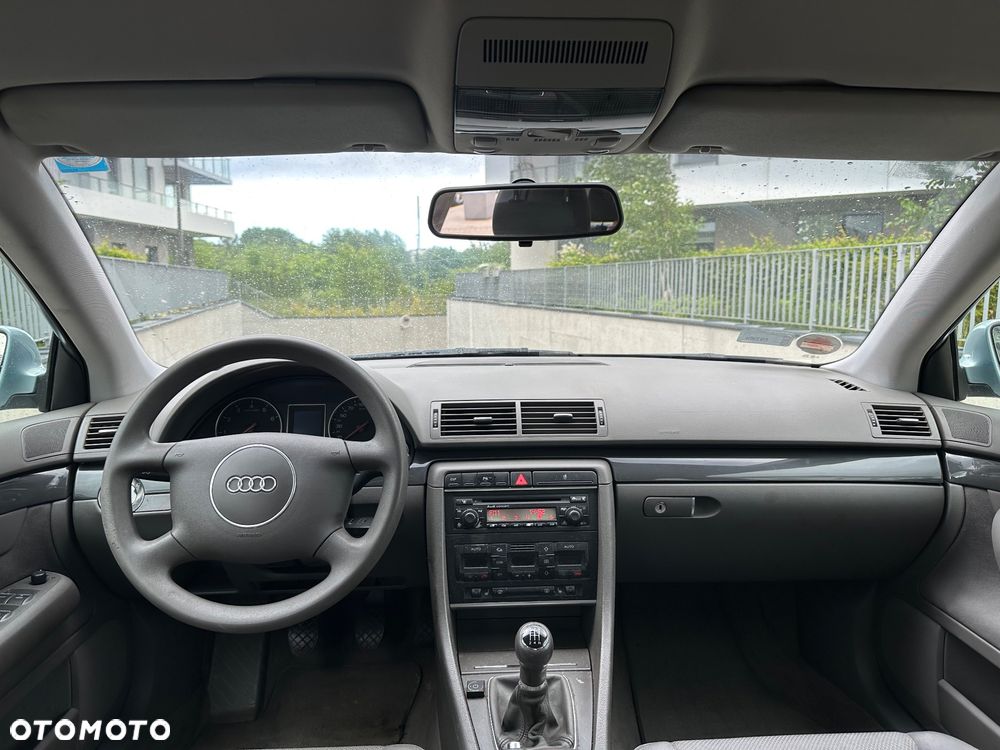 Audi A4 Limousine - 11