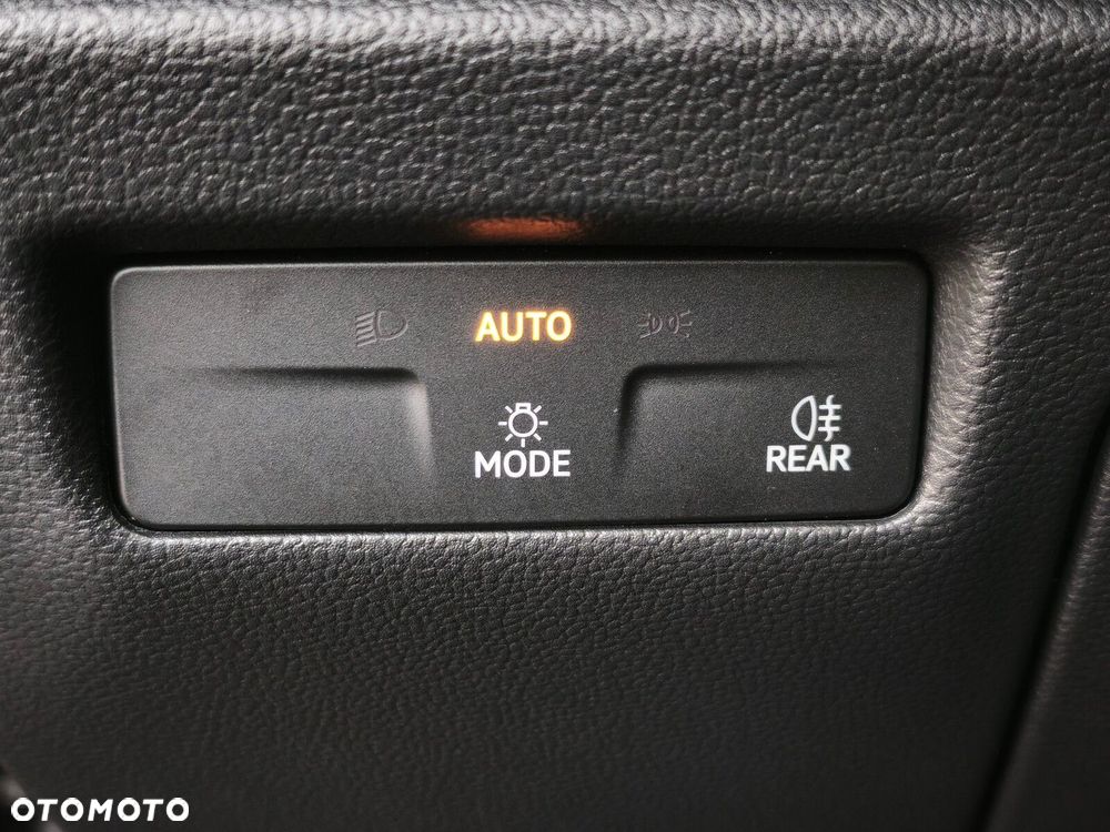 Volkswagen Passat Variant 1.5 TSI EVO Business DSG - 20