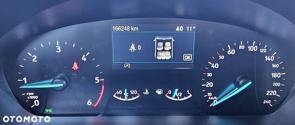 Ford Focus 2.0 EcoBlue Start-Stopp-System TITANIUM - 24