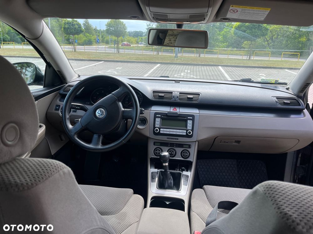 Volkswagen Passat 2.0 TDI Comfortline - 9