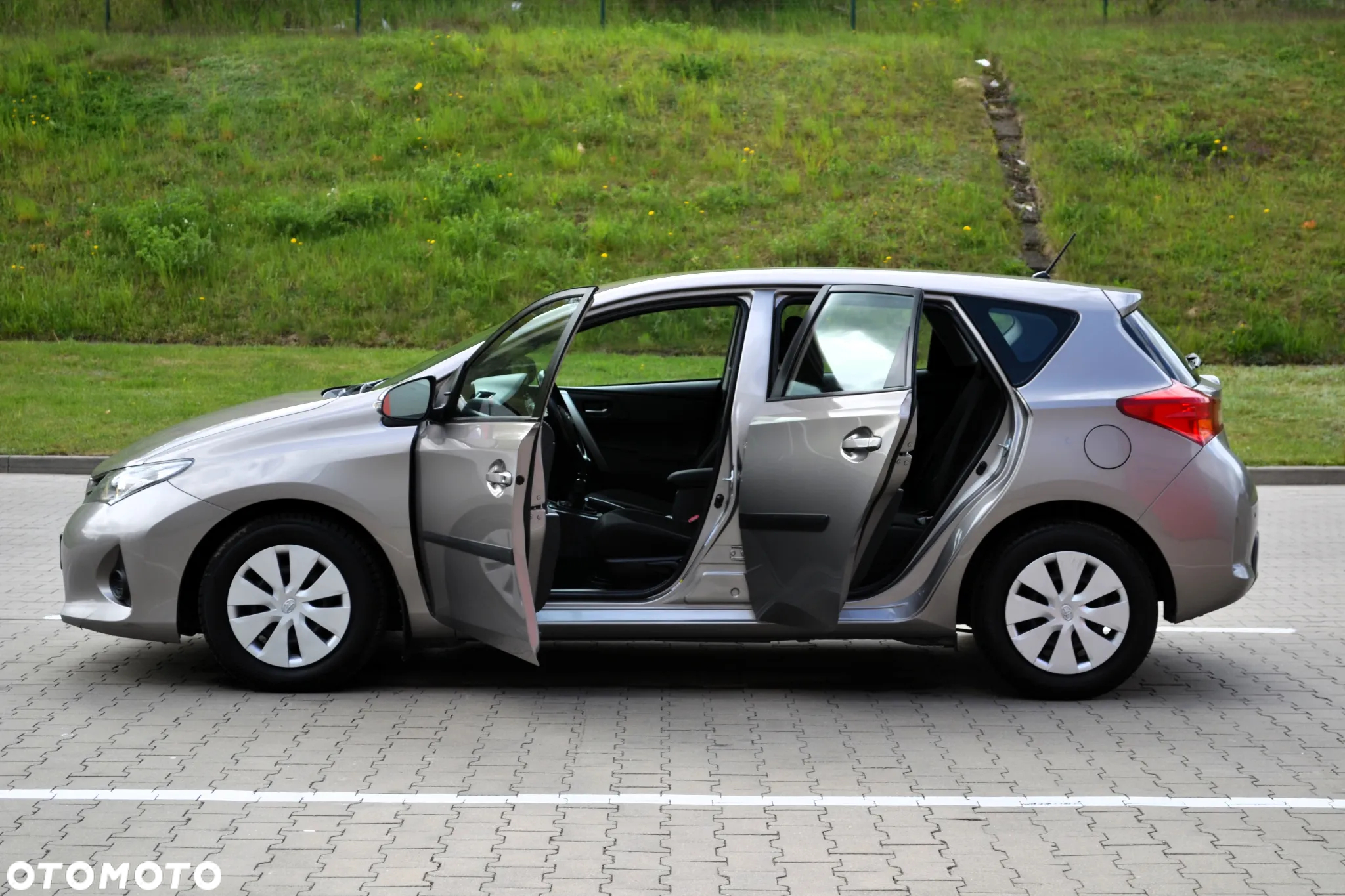 Toyota Auris 1.33 VVT-i Life Comfort - 25