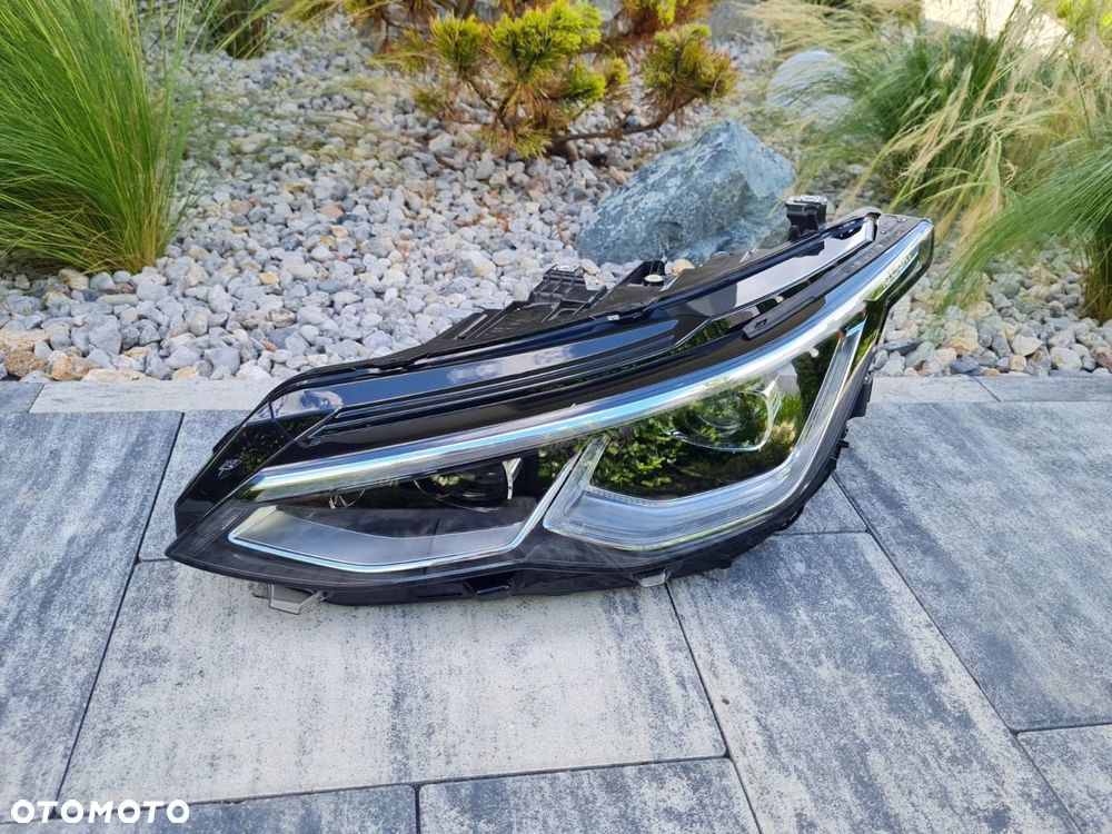 Używany Lampy przednie - 2 100 PLN - Otomoto.pl
