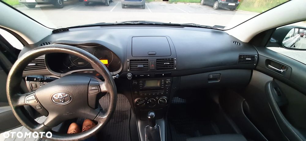 Toyota Avensis 1.8 VVT-i Luna - 8