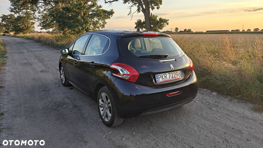 Peugeot 208 1.2 VTi Allure - 2