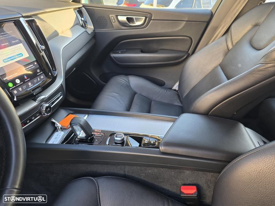Volvo XC 60 2.0 T6 PHEV Core AWD - 23
