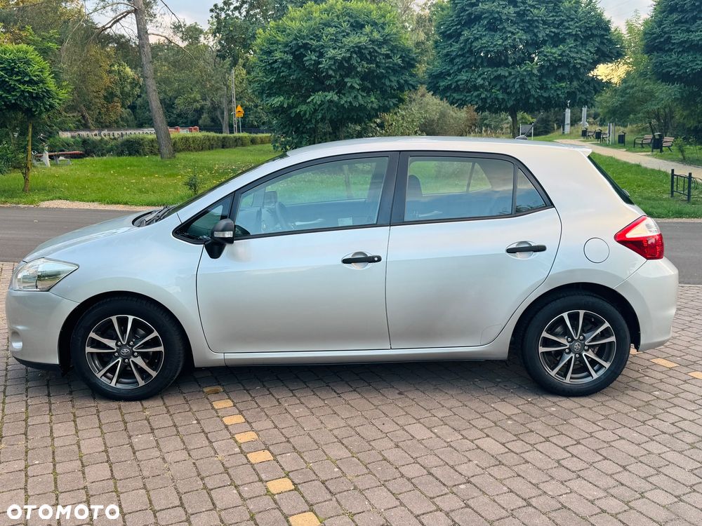 Toyota Auris 1.4 D-4D Luna EU5 - 2