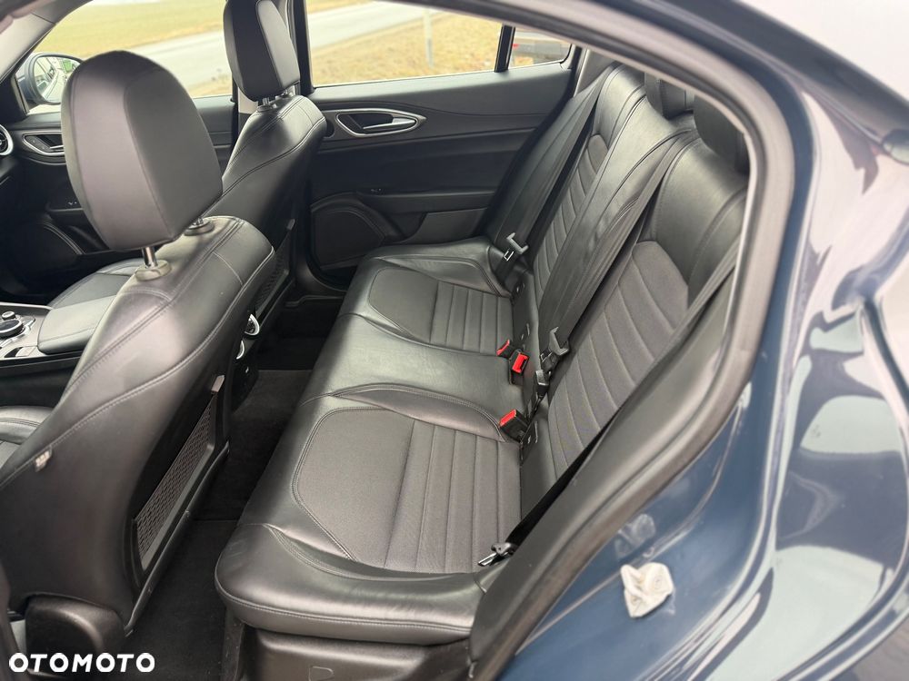 Alfa Romeo Giulia 2.2 Super - 25