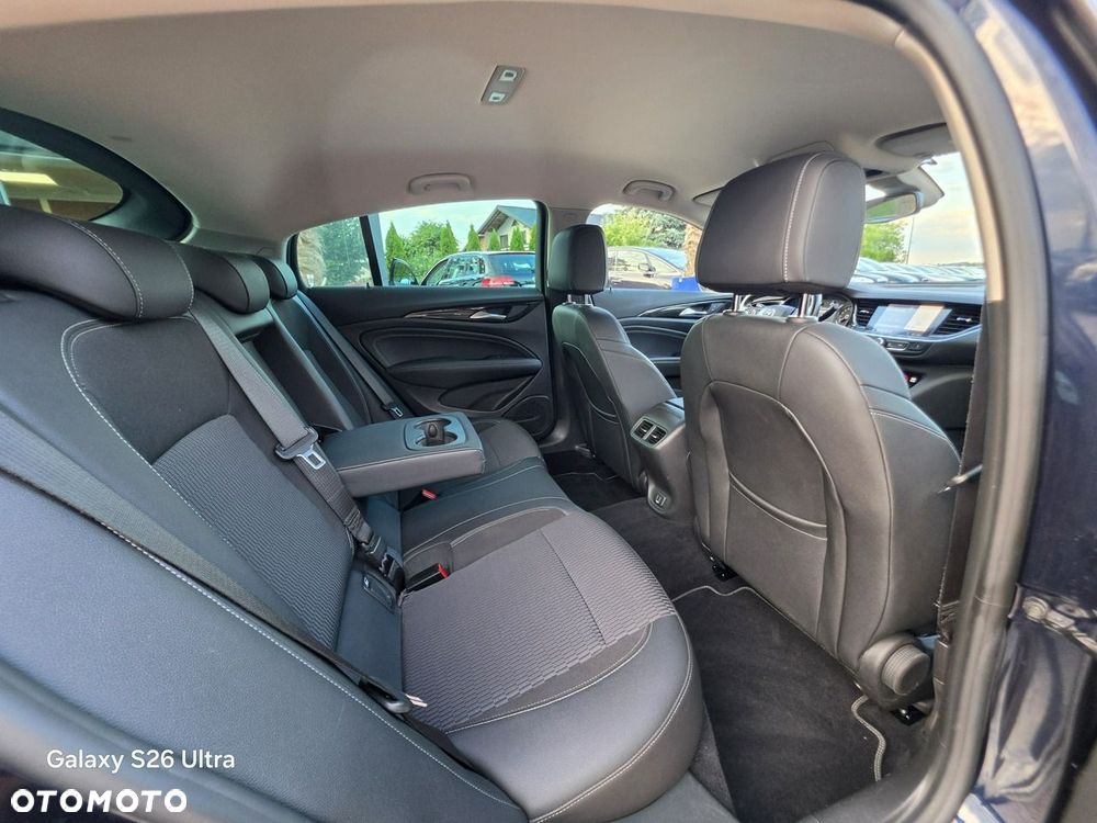 Opel Insignia - 30