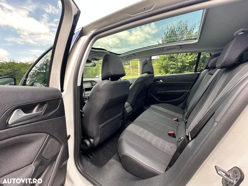 Peugeot 308 1.2L PureTech S&S EAT8 Allure - 13