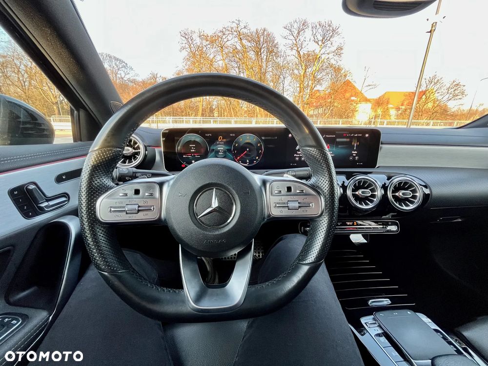 Mercedes-Benz Klasa A 250 7G-DCT AMG Line - 12