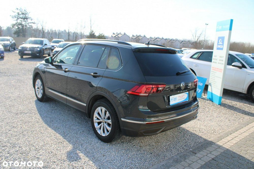Volkswagen Tiguan - 9