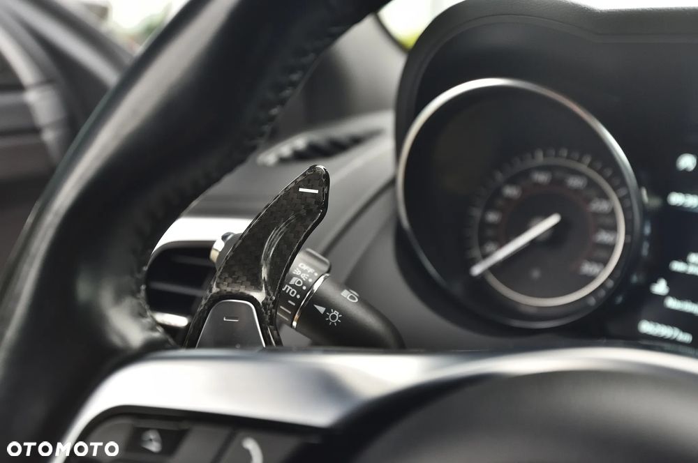 Jaguar F-Type Coupe P300 R-Dynamic - 35