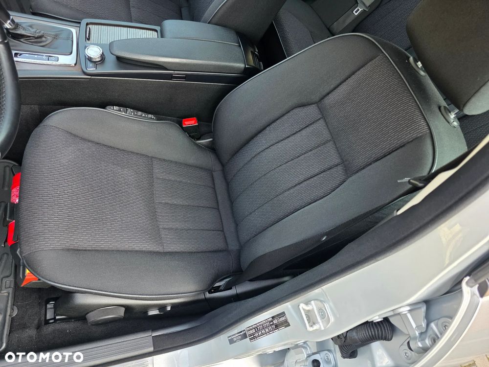 Mercedes-Benz Klasa C 220 CDI DPF (BlueEFFICIENCY) 7G-TRONIC Elegance - 27