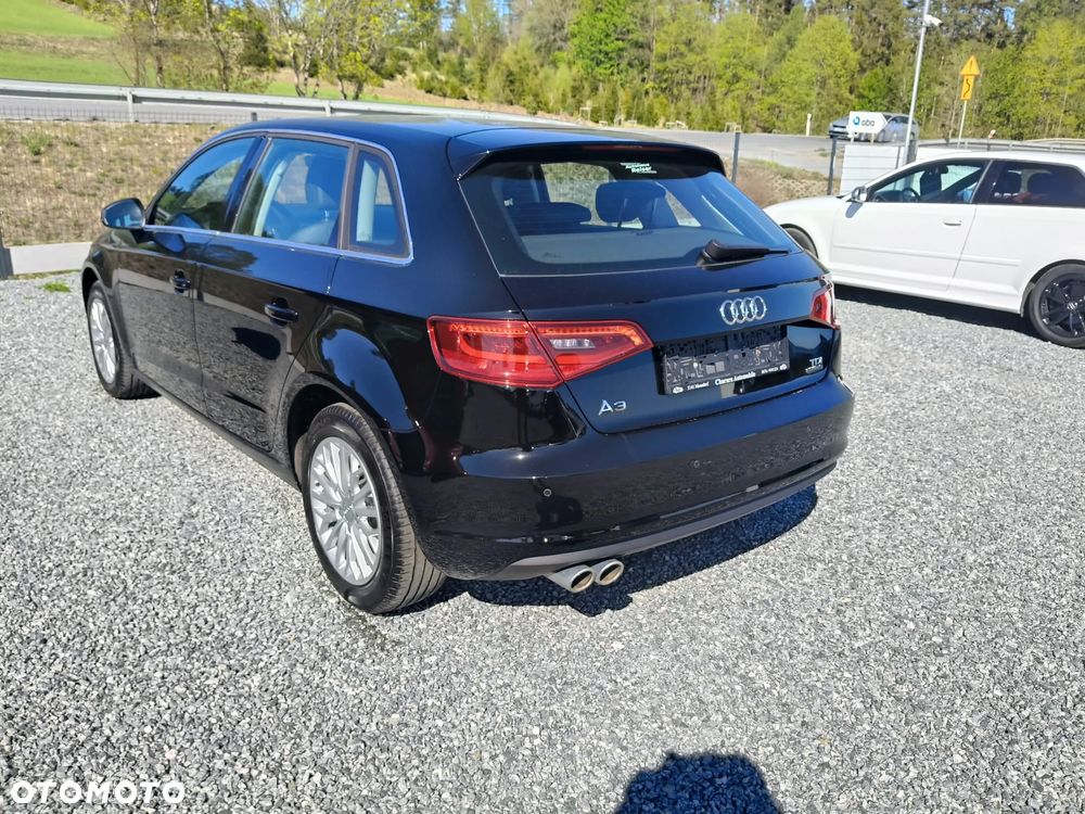 Audi A3 Sportback 1.6 TDI ultra Attraction - 2