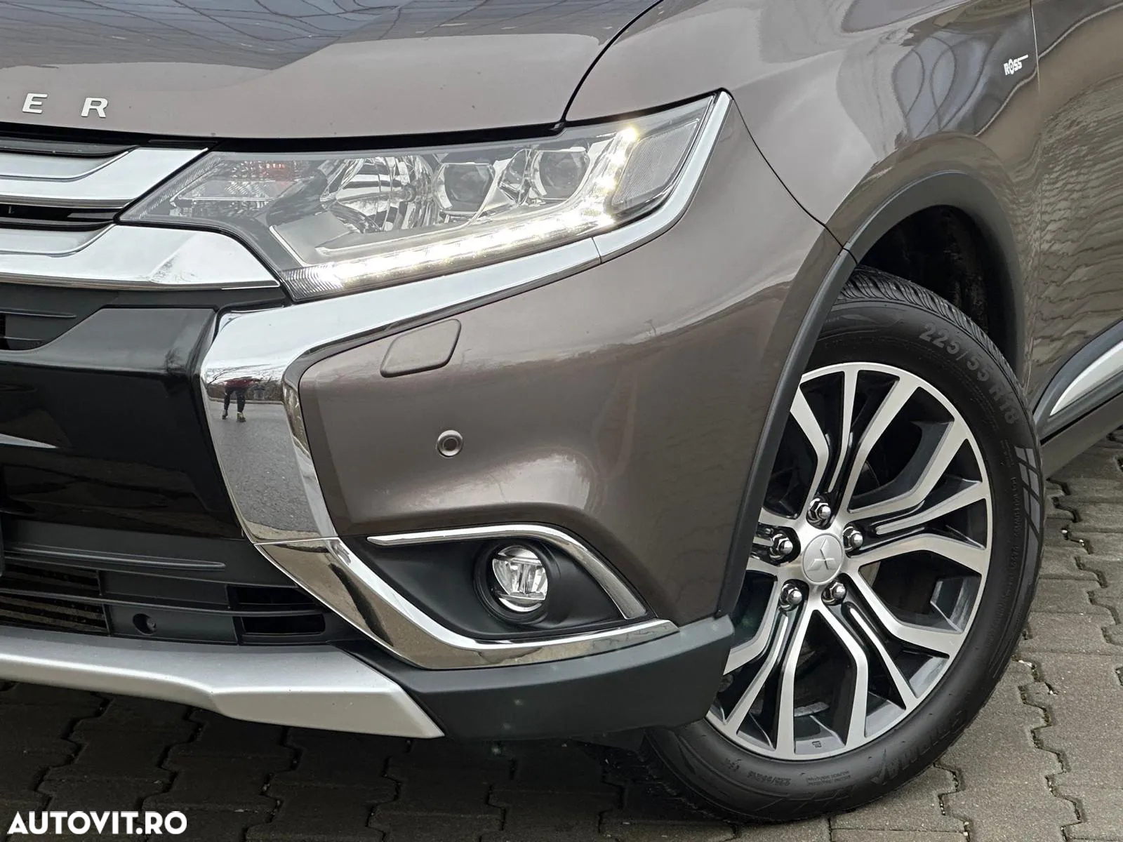 Mitsubishi Outlander 2.2 DI-D 4WD TC-SST Intense - 19