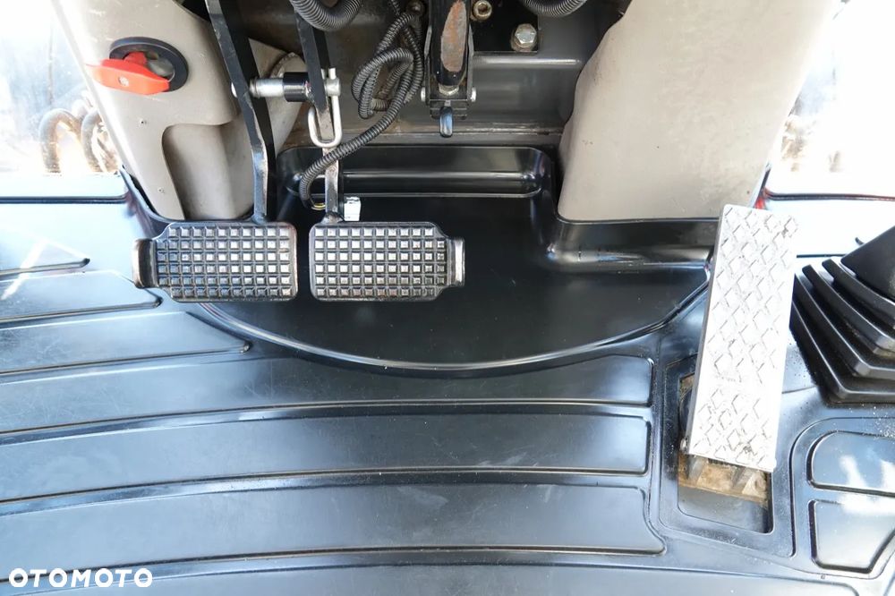 Case 580 ST / KOPARKO-ŁADOWARKA /KOMPLET ŁYŻEK / SPROWADZONA - 33