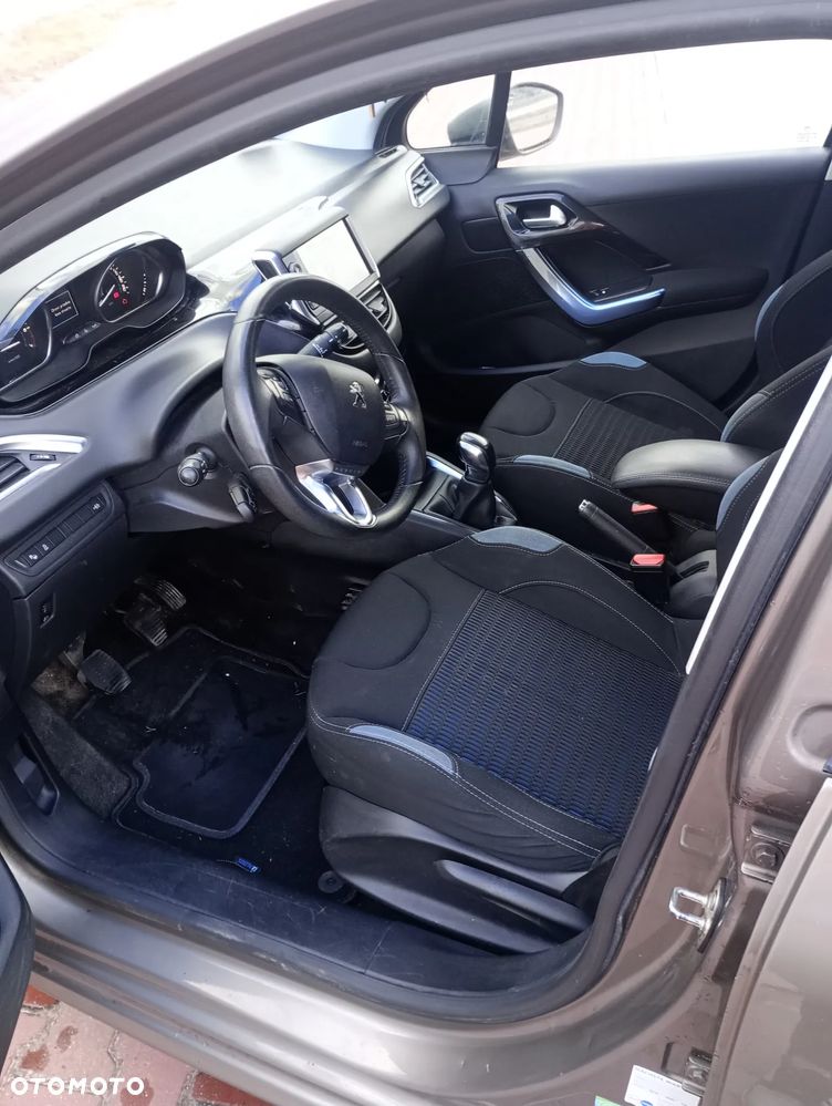 Peugeot 208 1.2 VTi Allure - 10